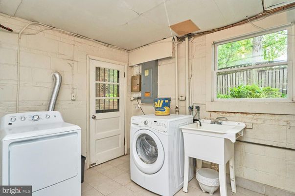 Interior, Washer