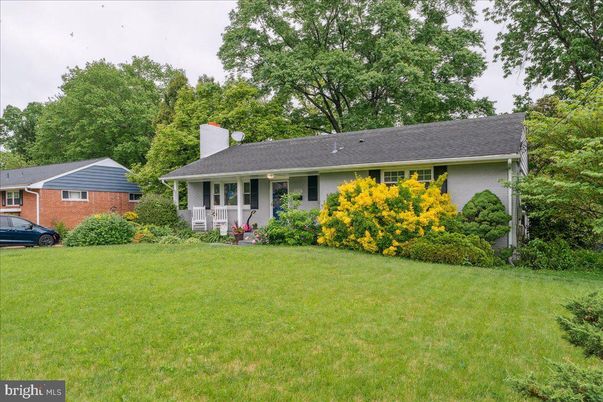 Backyard, Exterior, Facade, Brick Facade, Ranch