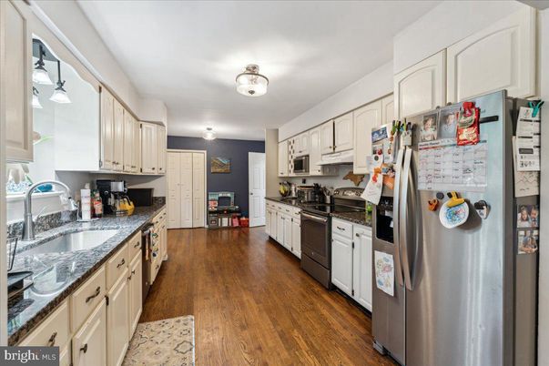 Interior, Kitchen, Wood Texture Flooring