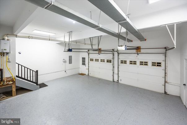 Garage, Interior