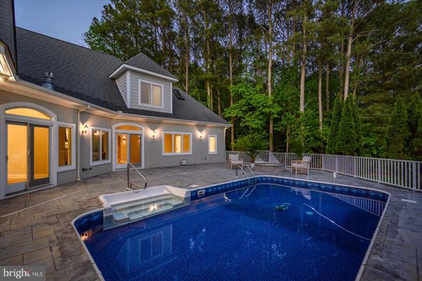 Exterior, Pool
