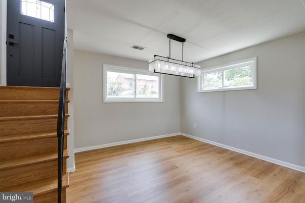 Chandelier, Empty room, Interior, Wood Texture Flooring