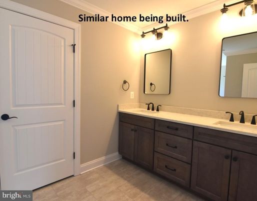 Bathroom, Dual Sink Vanities, Interior