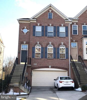 Attached, Exterior, Facade, Brick Facade, Rowhouse