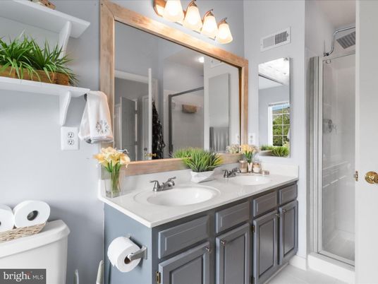 Bathroom, Dual Sink Vanities, Interior