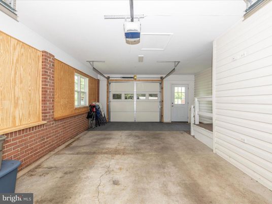 Garage, Interior, Stone Walls
