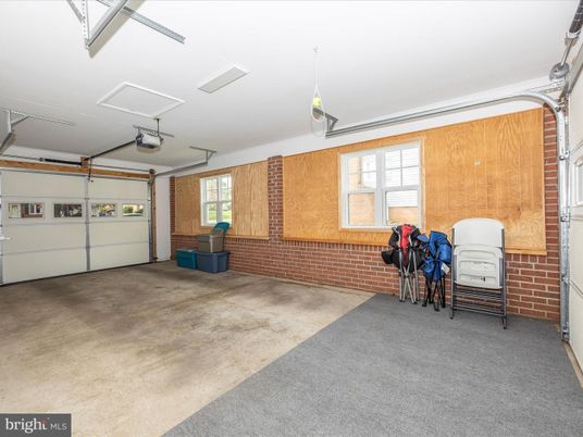 Garage, Interior