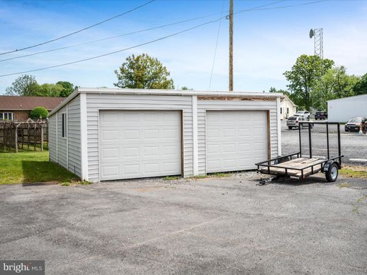 Detached Garage, Exterior