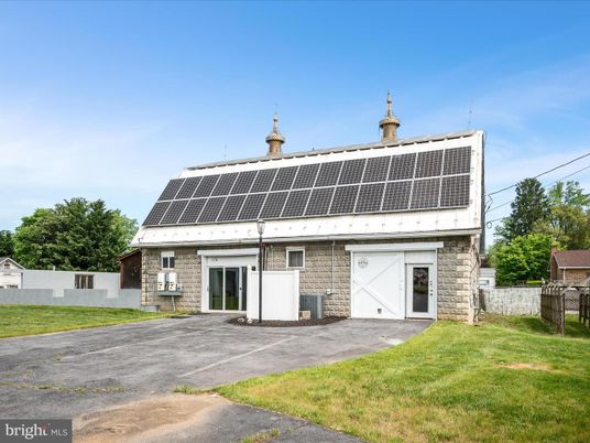 Attached, Exterior, Facade, Solar Panels, Cape Cod