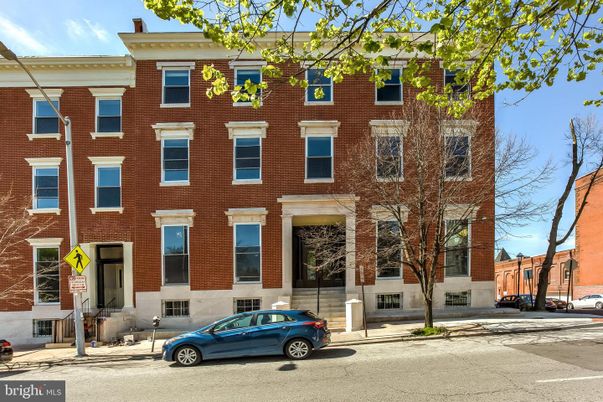 Exterior, Facade, Brick Facade, Rowhouse