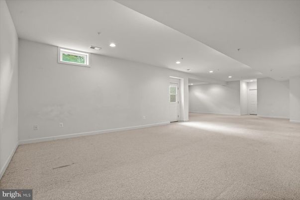 Empty room, Interior, Recessed Lighting