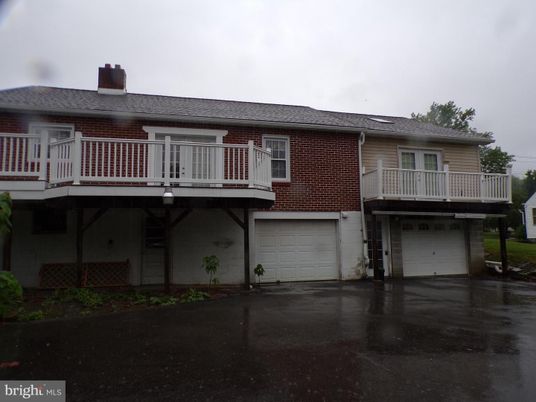 Attached, Exterior, Facade, Brick Facade, Rowhouse