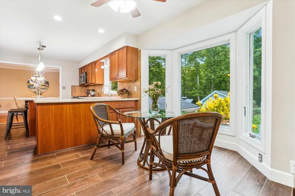 Dining room, Interior, Kitchen, Pendant Lights, Recessed Lighting, Wood Texture Flooring
