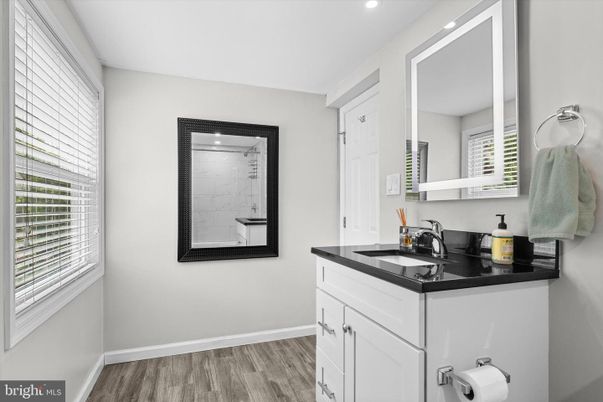 Bathroom, Interior, Recessed Lighting, Wood Texture Flooring