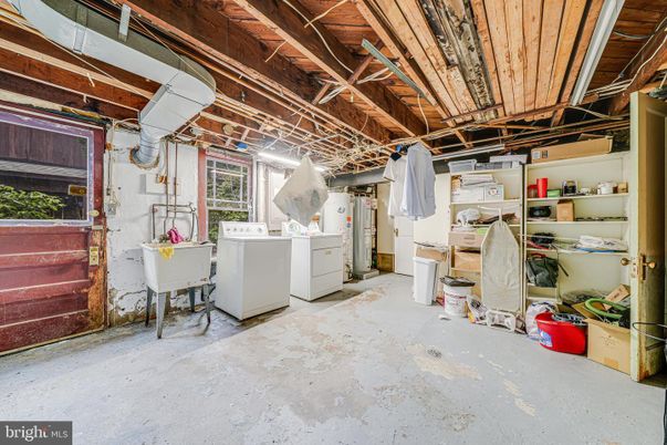 Interior, Washer, Wooden Beams, Wooden Ceilings