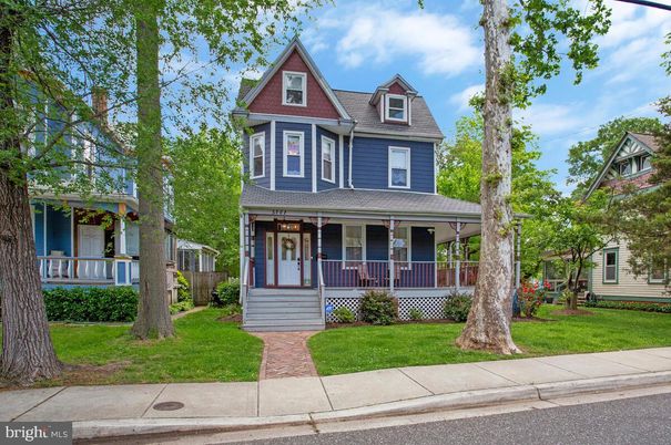Exterior, Facade, Queen Anne Victorian