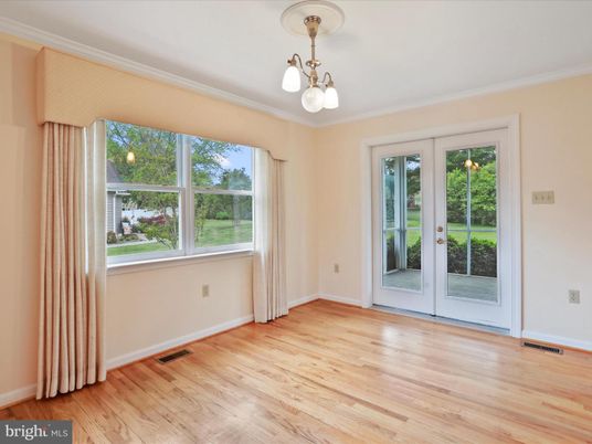 Empty room, Interior, Pendant Lights, Wood Texture Flooring