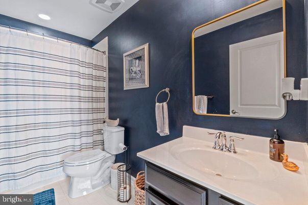 Bathroom, Interior, Recessed Lighting