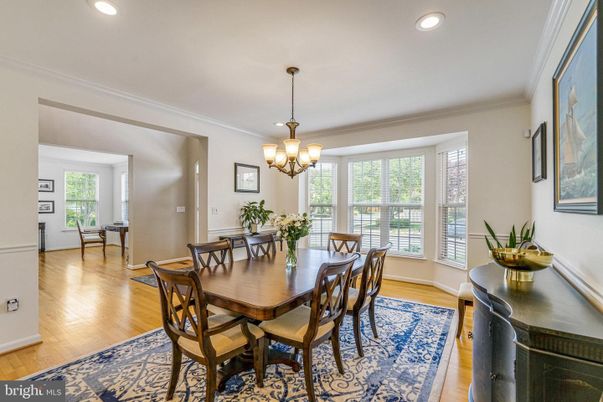 Chandelier, Dining room, Interior, Recessed Lighting, Wood Texture Flooring