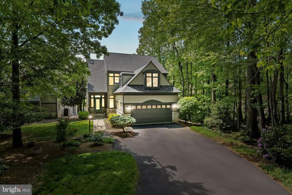 Attached, Exterior, Facade, Tudor Revival