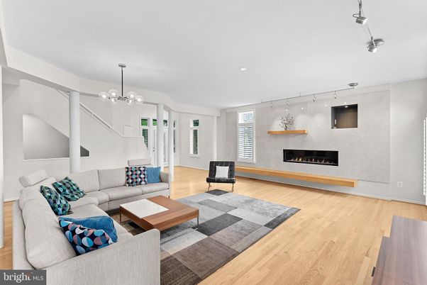 Fireplace, Interior, Living room, Pendant Lights, Recessed Lighting, Wood Texture Flooring