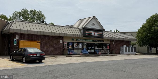 Exterior, Facade, Brick Facade, None