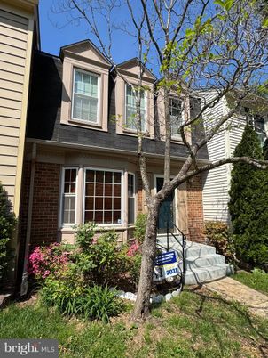 Exterior, Facade, Brick Facade, Queen Anne Victorian