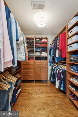 Interior, Walk-in Closets, Wood Texture Flooring