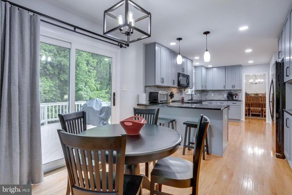 Dining room, Interior, Kitchen, Pendant Lights, Recessed Lighting, Wood Texture Flooring