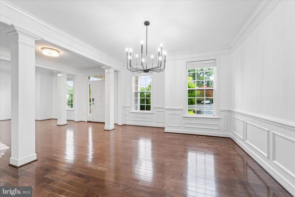 Chandelier, Empty room, Interior, Wood Texture Flooring