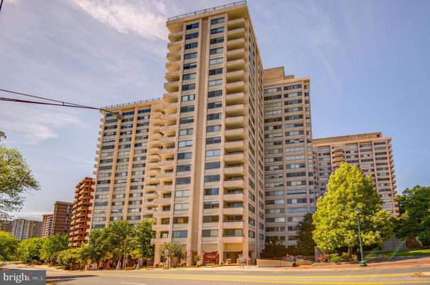 Exterior, Facade, Condo Building