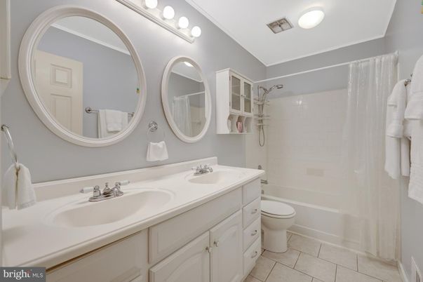 Bathroom, Dual Sink Vanities, Interior