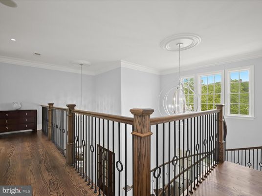 Interior, Pendant Lights, Recessed Lighting, Wood Texture Flooring