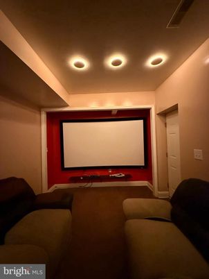 Interior, Projection Screen, Recessed Lighting, Theatre Room