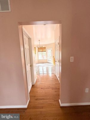 Interior, Pendant Lights, Wood Texture Flooring