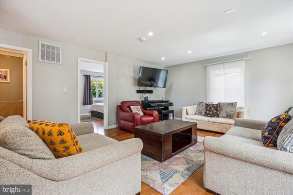 Interior, Living room, Piano, Recessed Lighting, Wood Texture Flooring