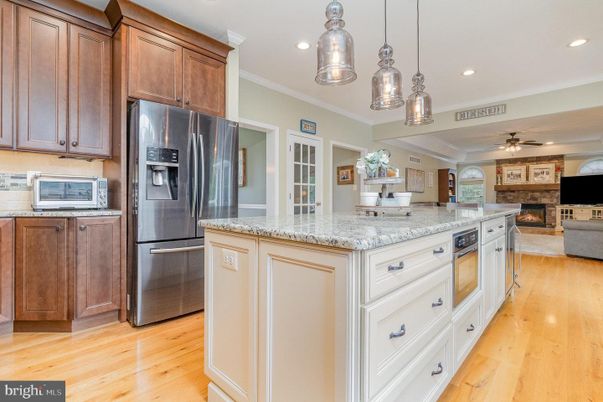 Fireplace, Interior, Kitchen, Pendant Lights, Recessed Lighting, Wood Texture Flooring