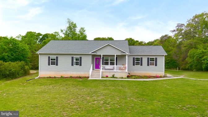 Backyard, Exterior, Facade, Cape Cod