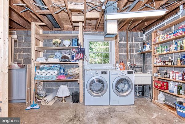 Interior, Washer, Wooden Beams, Wooden Ceilings