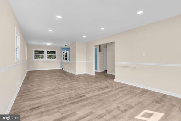 Empty room, Interior, Recessed Lighting, Wood Texture Flooring