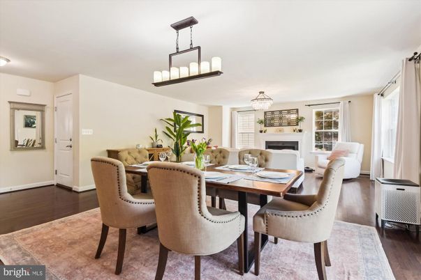 Chandelier, Dining room, Fireplace, Interior, Wood Texture Flooring