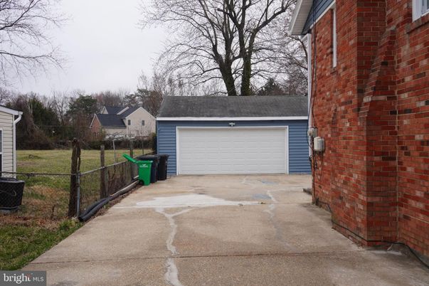 Detached Garage, Exterior