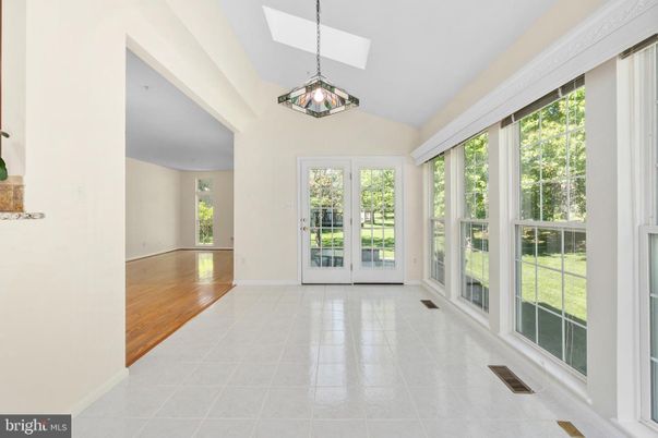 Empty room, Interior, Pendant Lights, Wood Texture Flooring