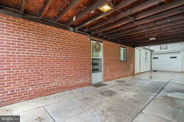 Empty room, Interior, Stone Walls, Wooden Beams