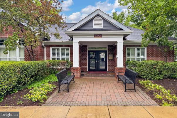 Exterior, Facade, Brick Facade, Queen Anne Victorian