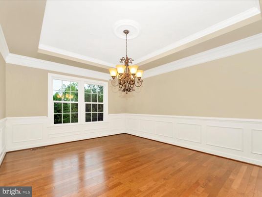 Chandelier, Empty room, Interior, Wood Texture Flooring