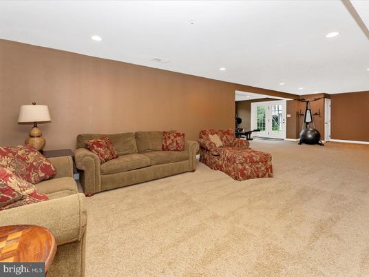 Fitness Equipment, Interior, Living room, Recessed Lighting