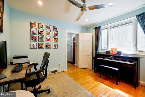 Home Office, Interior, Piano, Recessed Lighting, Wood Texture Flooring