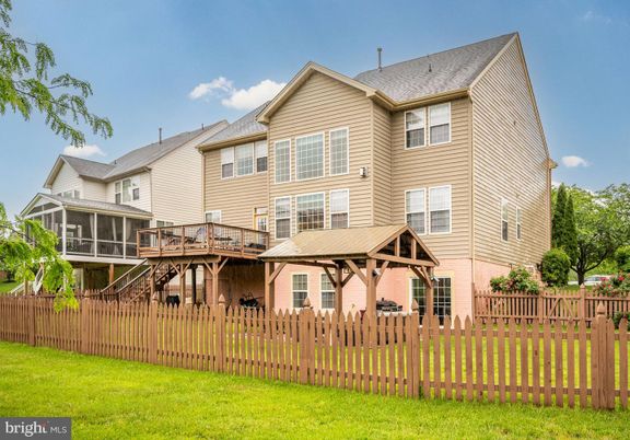 Backyard, Exterior, Facade, Farmhouse