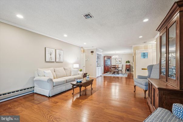 Chandelier, Dining room, Interior, Living room, Recessed Lighting, Wood Texture Flooring